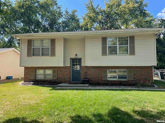 2nd image of 631 Woodland Dr