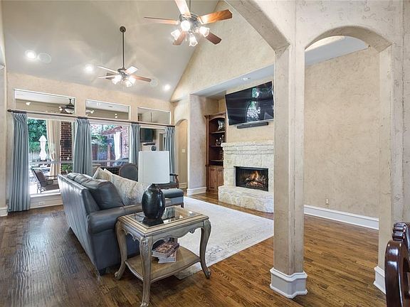 4th image of 3409 Fairfield Ln
