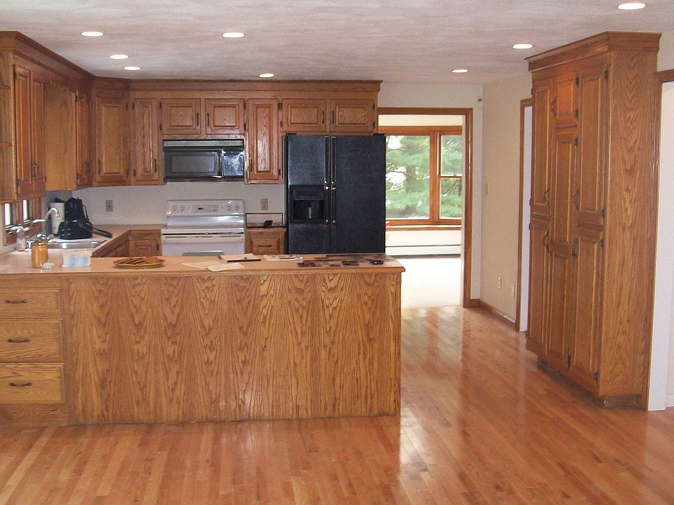 2nd image of 16 Denault Dr