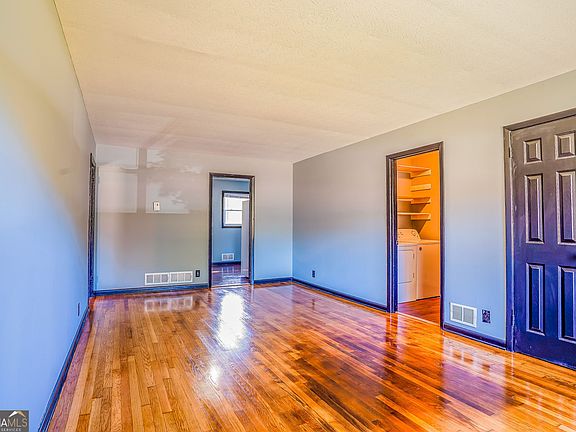 5th image of 2877 Whispering Hills Dr #2877