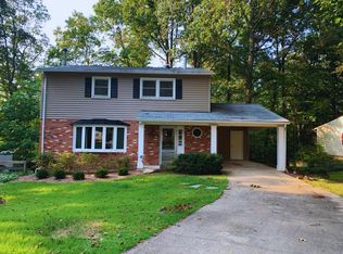 7102 Hadlow Ct, Springfield, VA 22152