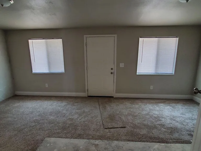 1415 De Witt Ave — Photo 12