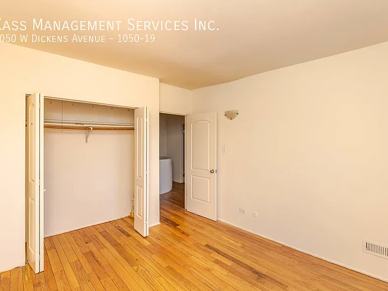 1050 W Dickens Ave #19 — Photo 15