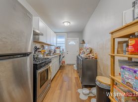 6510 N Hamilton Ave, Chicago, IL