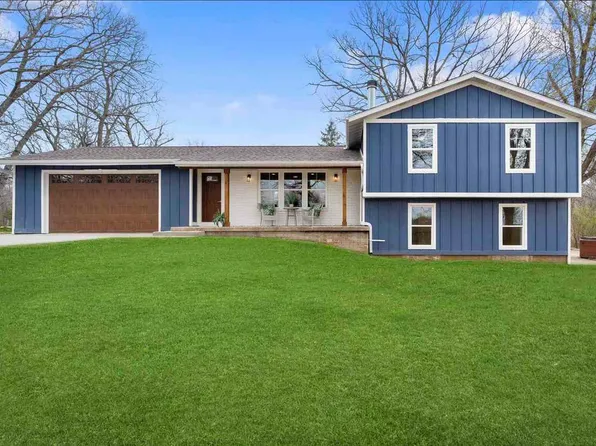 3140 Linclons Ln, Tiffin, IA 52340