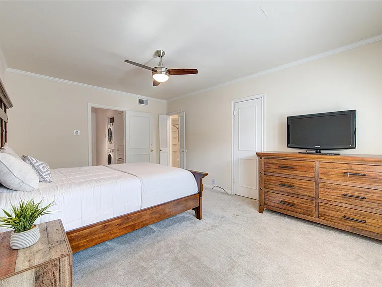 2232 S Piney Point Rd #110 — Photo 10