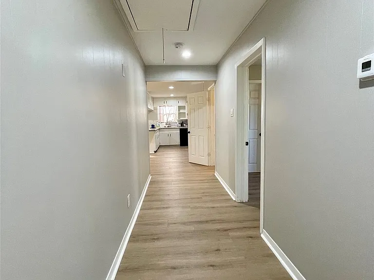 817 N Valderas St — Photo 9