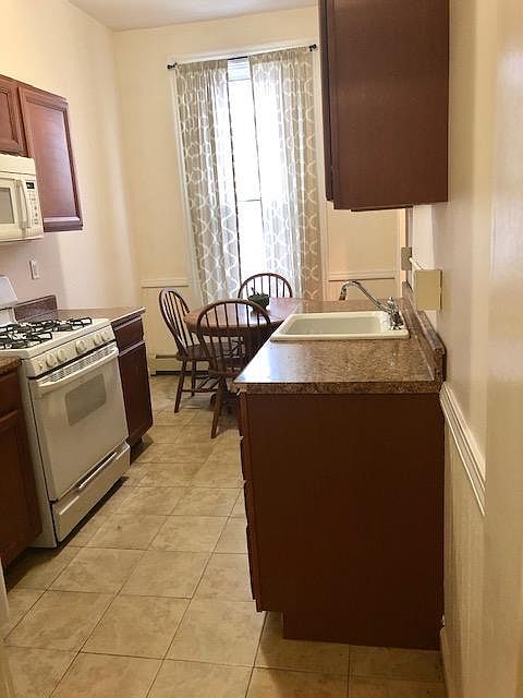 Eat in kitchen