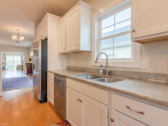 5th image of 250 Wynwood Cir NW