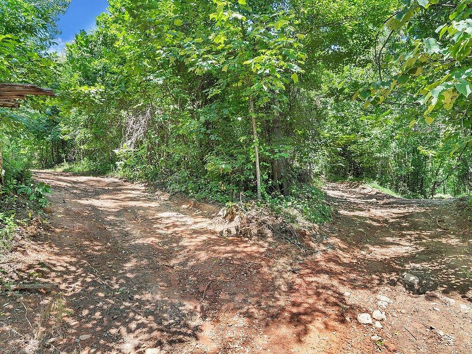 16th image of 4077 Rocky Ford Rd