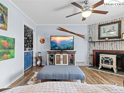 301 Pinnacle Inn Road UNIT 2211, Banner Elk, NC, 28604