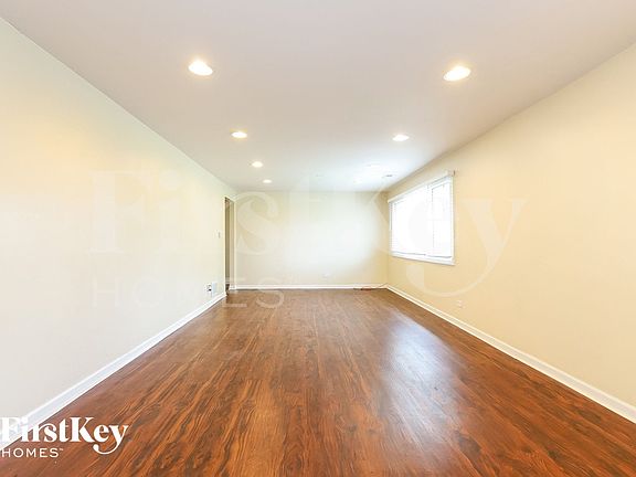 3rd image of 5141 W Oak Center Dr