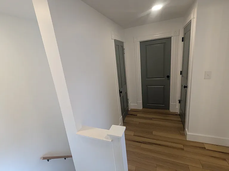 625 7th Ave — Photo 17