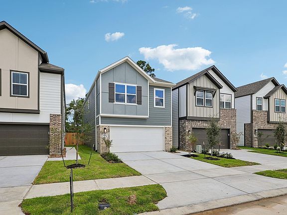 3rd image of 19943 Emerald Bend Way