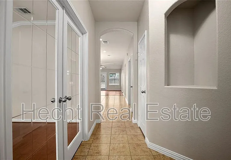 153 Carrington Dr — Photo 3
