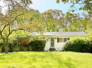 31 Wilshire Dr, Spring Valley, NY 10977