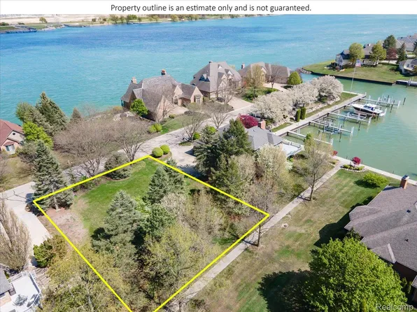 3730 Riverview Ter N, East China, MI 48054