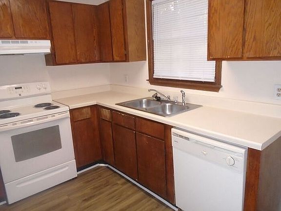 3rd image of 1258 Sweet Pine Dr