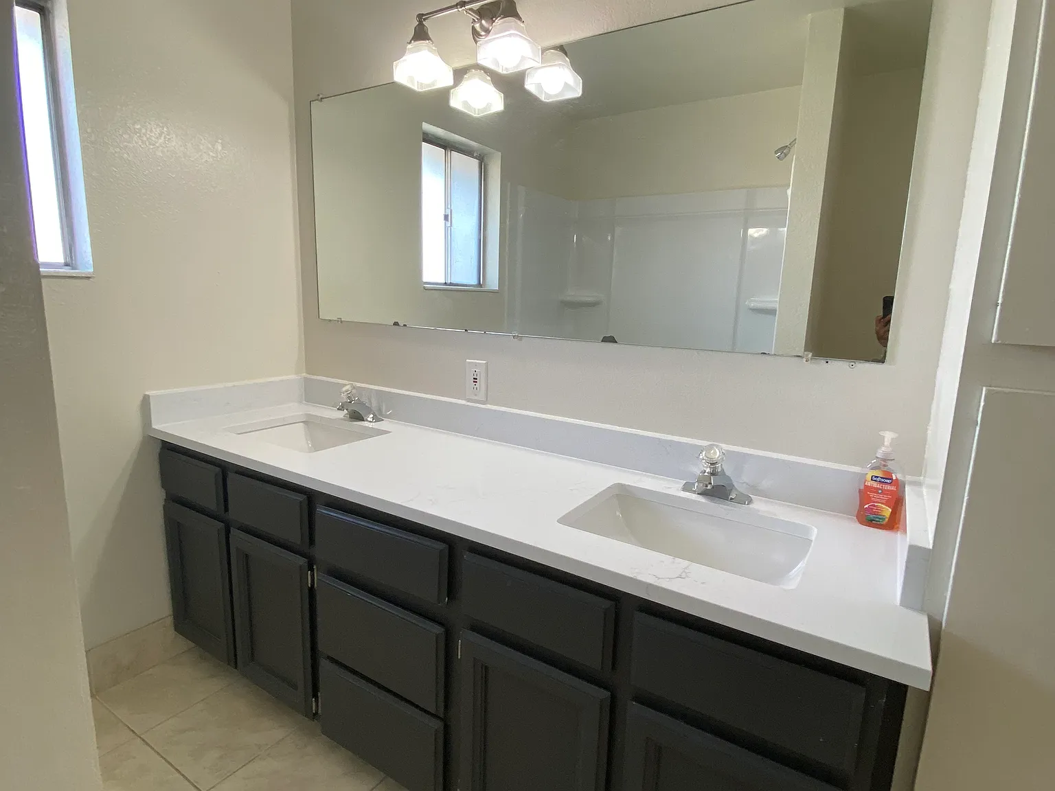 2 bed, 1.5 bath, 1050 sqft, $1,300 — Photo 4