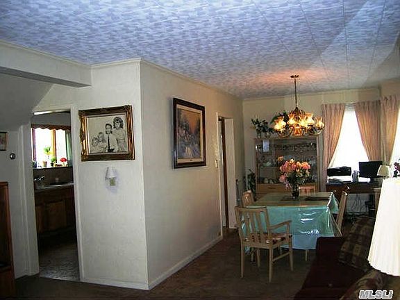 3rd image of 39 Hawthorne Ave