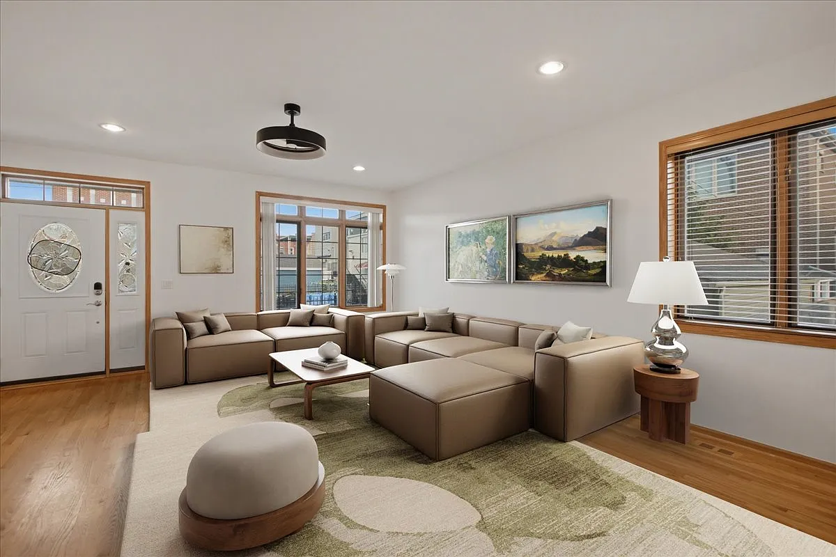 5 bed, 3.5 bath, 3000 sqft, $4,500 — Photo 2