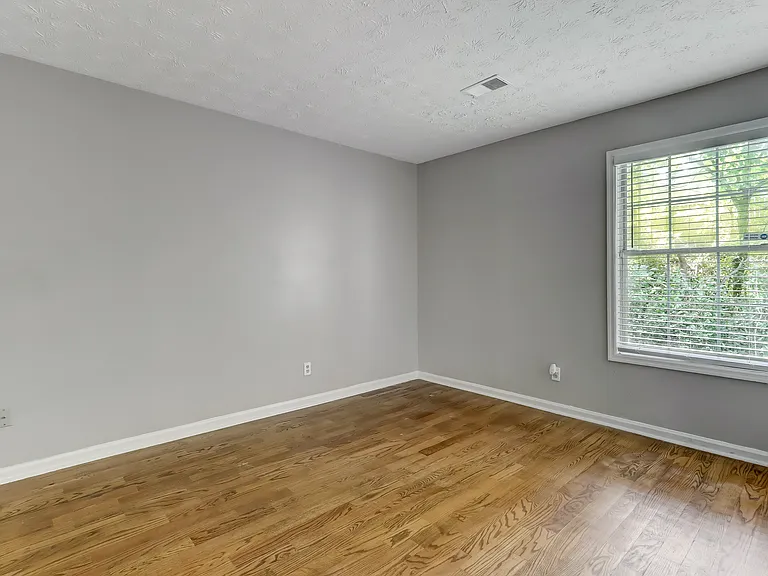 323 Farm Place Ct NE — Photo 11