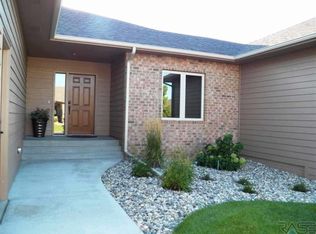 5903 S Nature Run Pl, Sioux Falls, SD 57108