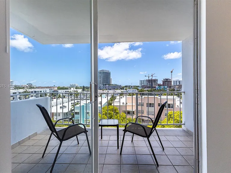 6900 Bay Dr #6H — Photo 4