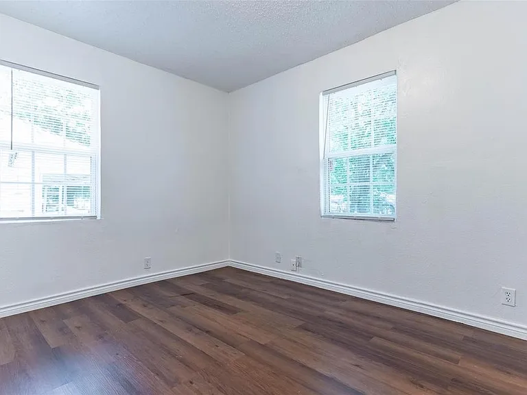 1115 S Frances St — Photo 8