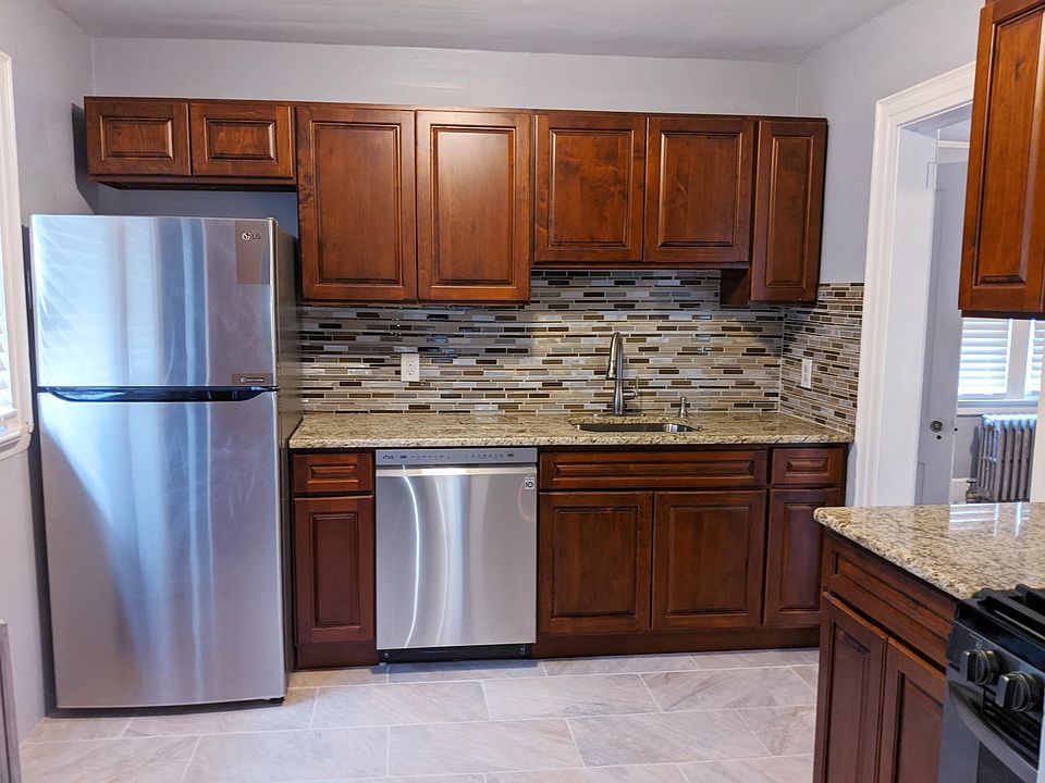 1st image of 15 Hudson Ave Floor 2