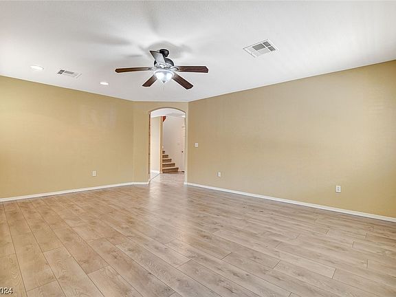 5th image of 10452 Chrisman Ave