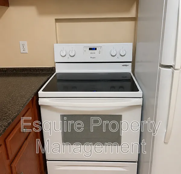 231 Chester Way #B — Photo 3