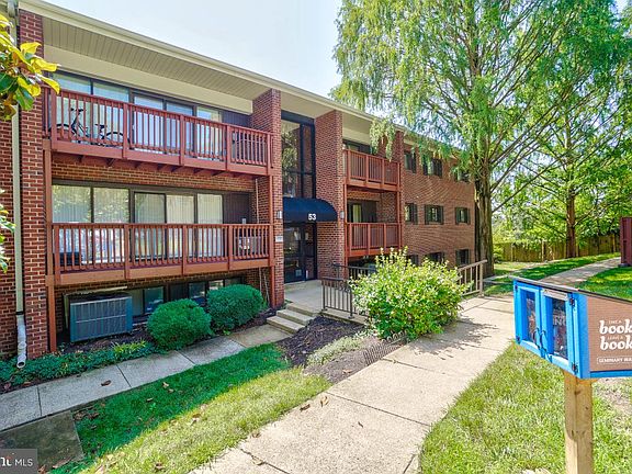 2nd image of 53 Skyhill Rd APT 204