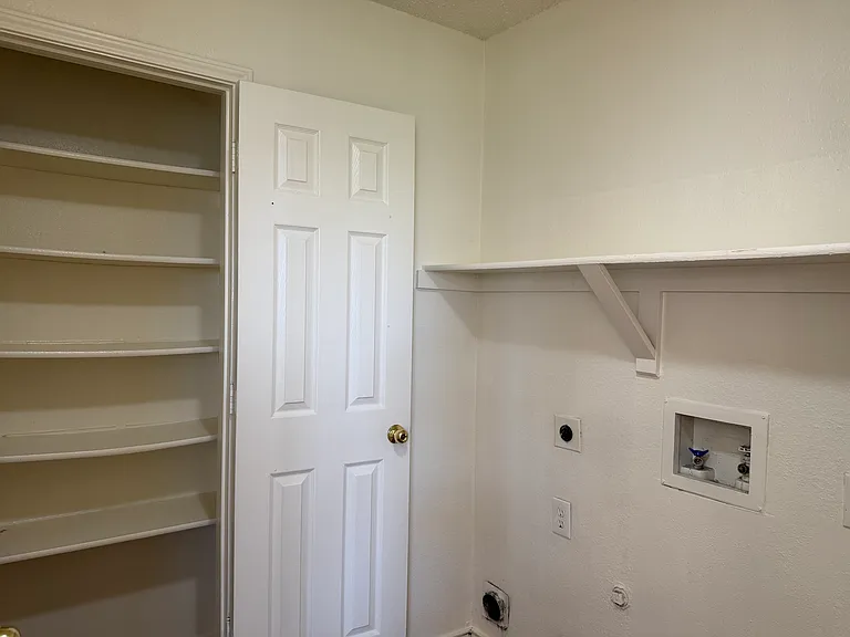 917 Dawson St — Photo 23