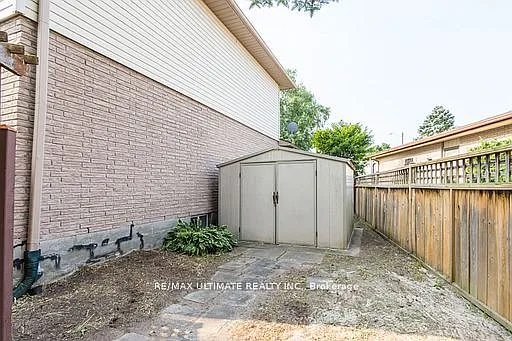 34 Briarwood Cres — Photo 41