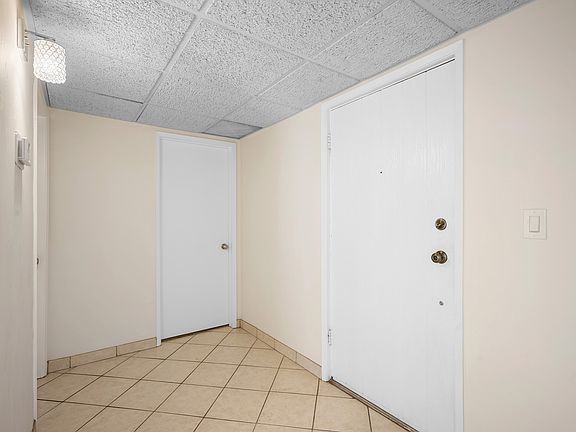 4th image of 2700 Cahuenga Blvd E APT 3209