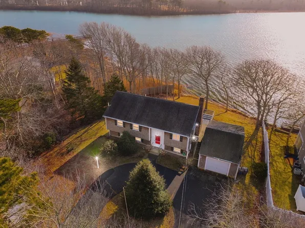 7 Loon Ln, West Yarmouth, MA 02673