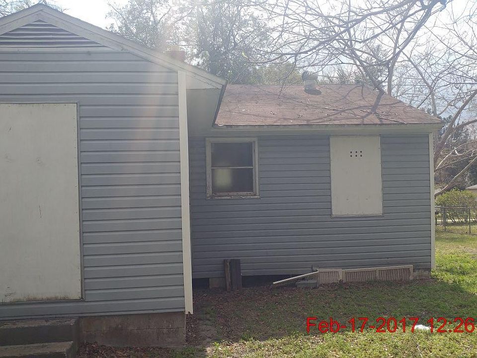 2nd image of 3065 W 18th St