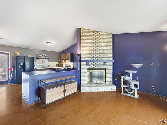 3rd image of 2540 Plymouth Dr