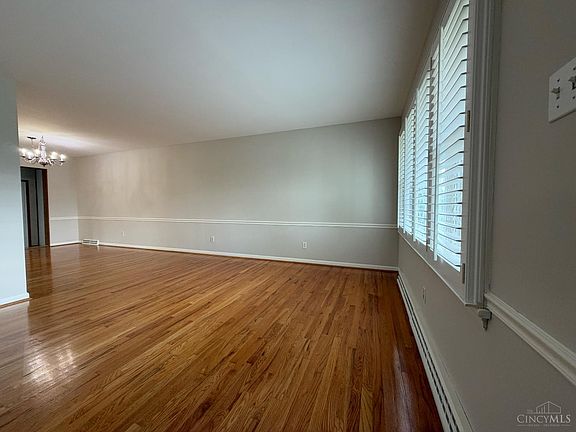 3rd image of 5786 Fourson Dr