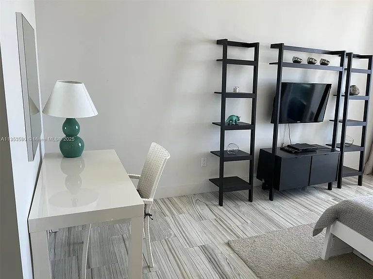 100 Lincoln Rd #Penthouse 9 — Photo 36