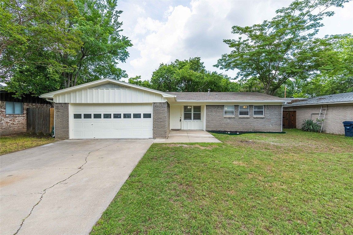 2425 Foxcroft Cir, Denton, TX 76209 Zillow