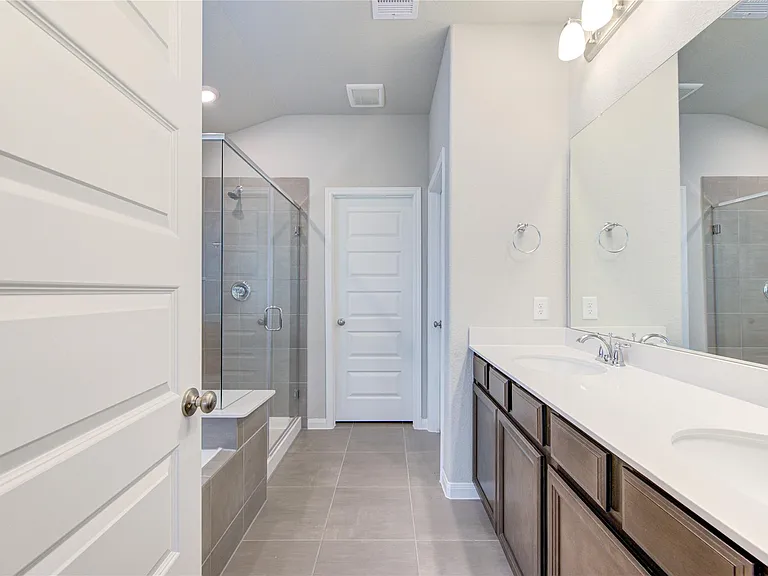 21514 Pachino Ln — Photo 37
