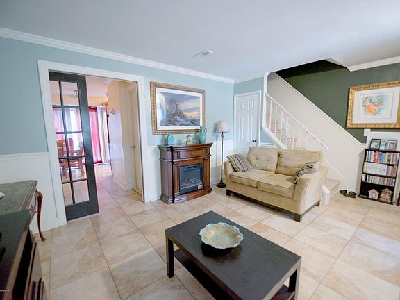 3rd image of 170 Arlington Pl