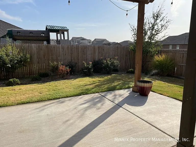 1219 Pavilion Pkwy — Photo 22