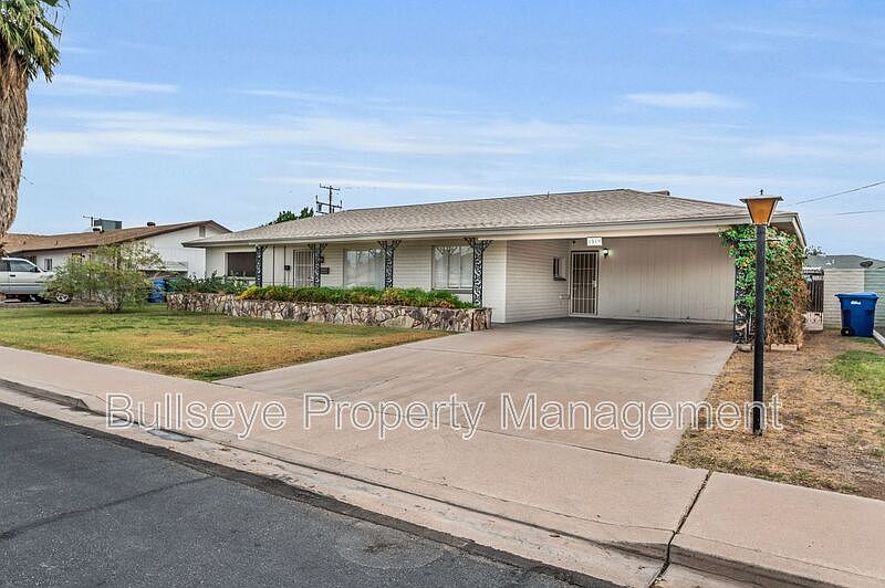 1st image of 1519 W 5th Pl