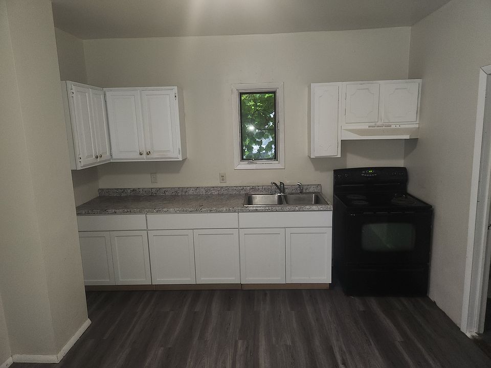 1st image of 1005 N Water St