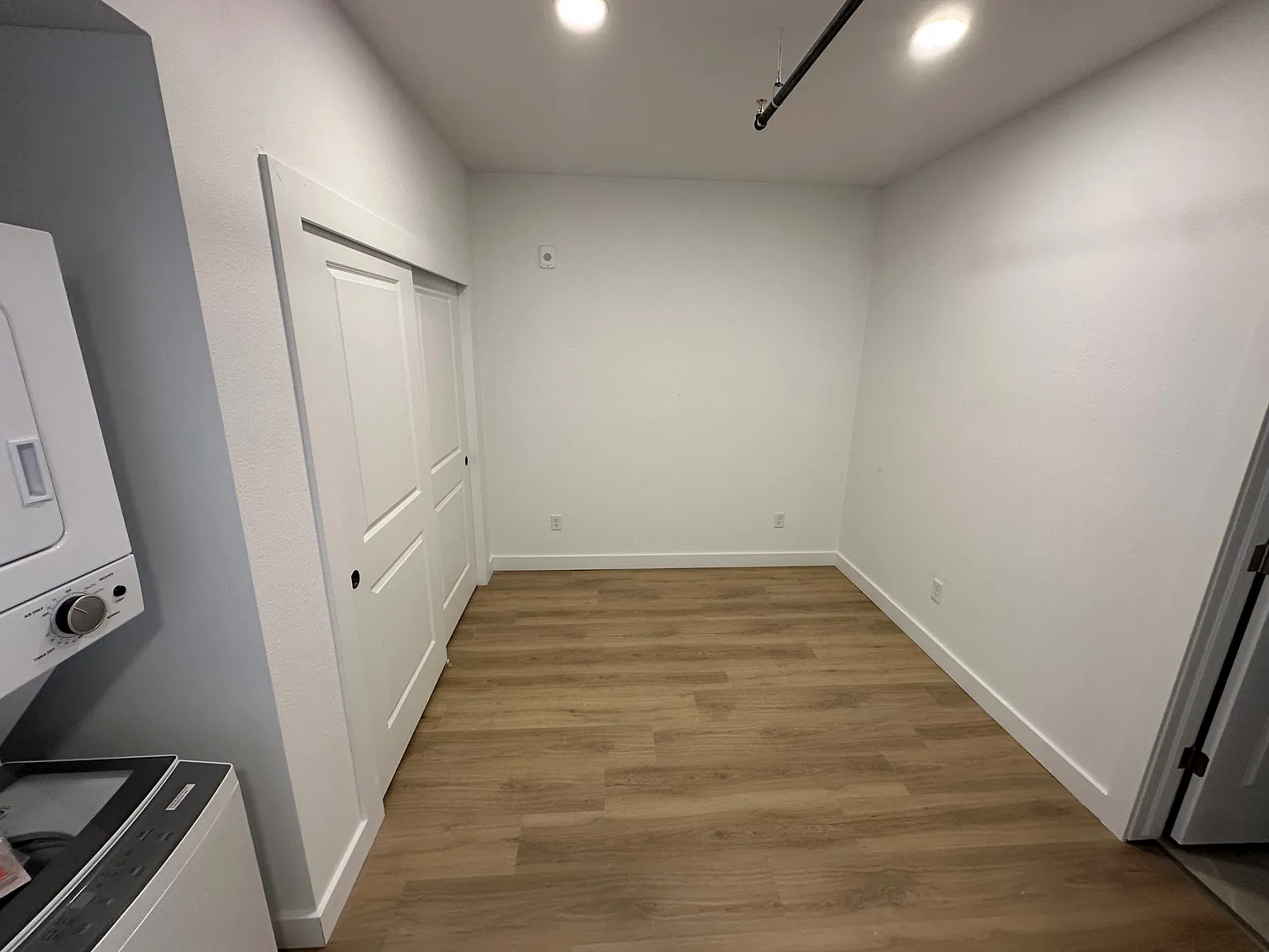 1 bed, 400 sqft, $1,395 — Photo 4