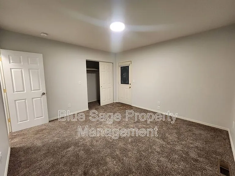 1965 Baker View Dr — Photo 25