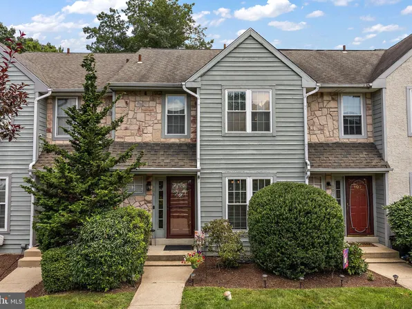 106 Knollwood Ct, Aston, PA 19014